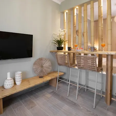 Apartment Waikiki In The Center By Ghh *